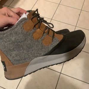 Sorel Out N About 3 Clas Fel Comfort Winter Boots 8.5